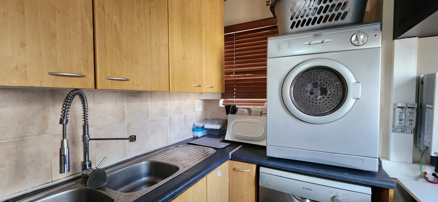 3 Bedroom Property for Sale in Sunningdale Western Cape